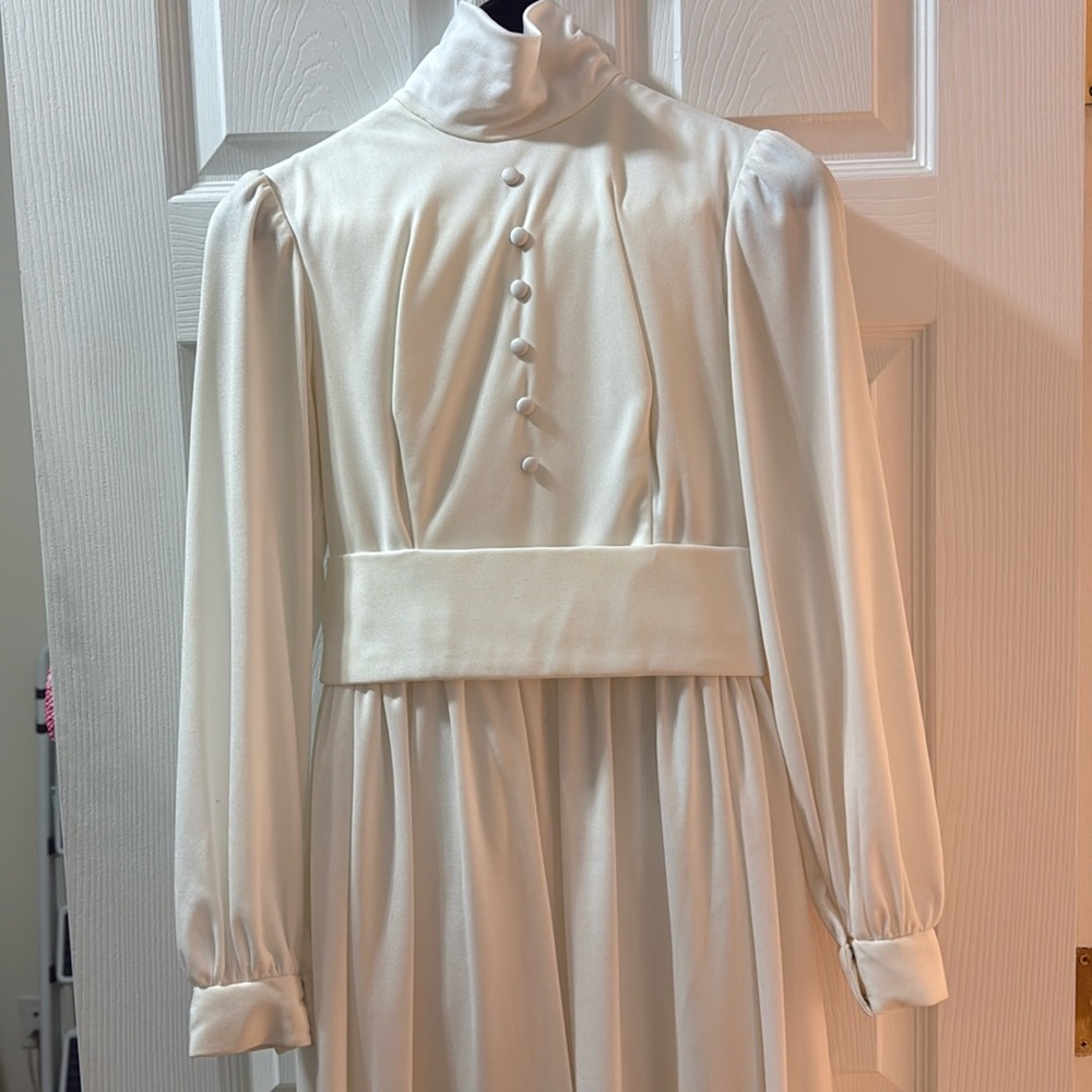 💒 Vintage Bridal Gown 👰🏻